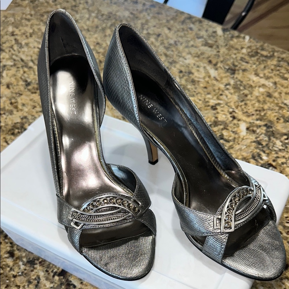 Elegant Gunmetal Pewter Grey Silver D’Orsay Heels with Metal Ornate detail, 10.5